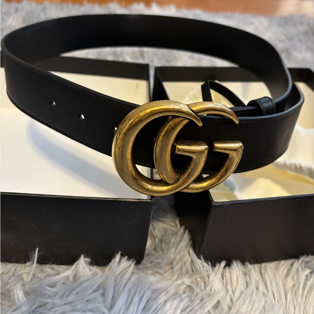 Gucci Size 70 Leather Belt with Double G Buckle + Bag, Box, & Dust Bag